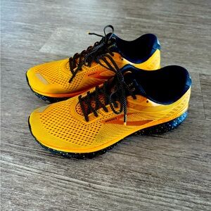 Brook Ghost 12 size 9.5 D.